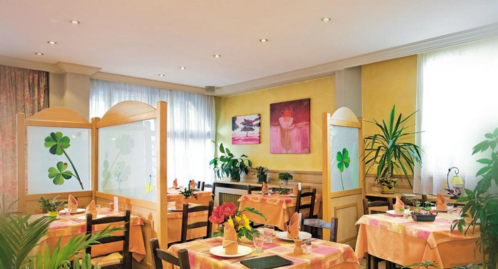 Logis - Hotel Restaurant Bellevue Annecy Exterior photo